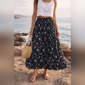 Vintage CLIO USA Black White Geometric Crinkle Maxi Skirt L Elastic Waist Gauzy